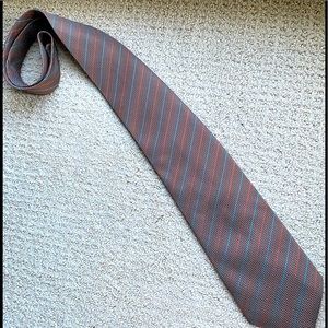 Tie- like new- 2 for $16